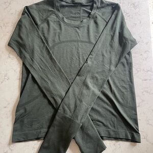 Lululemon Green Long Sleeve Shirt